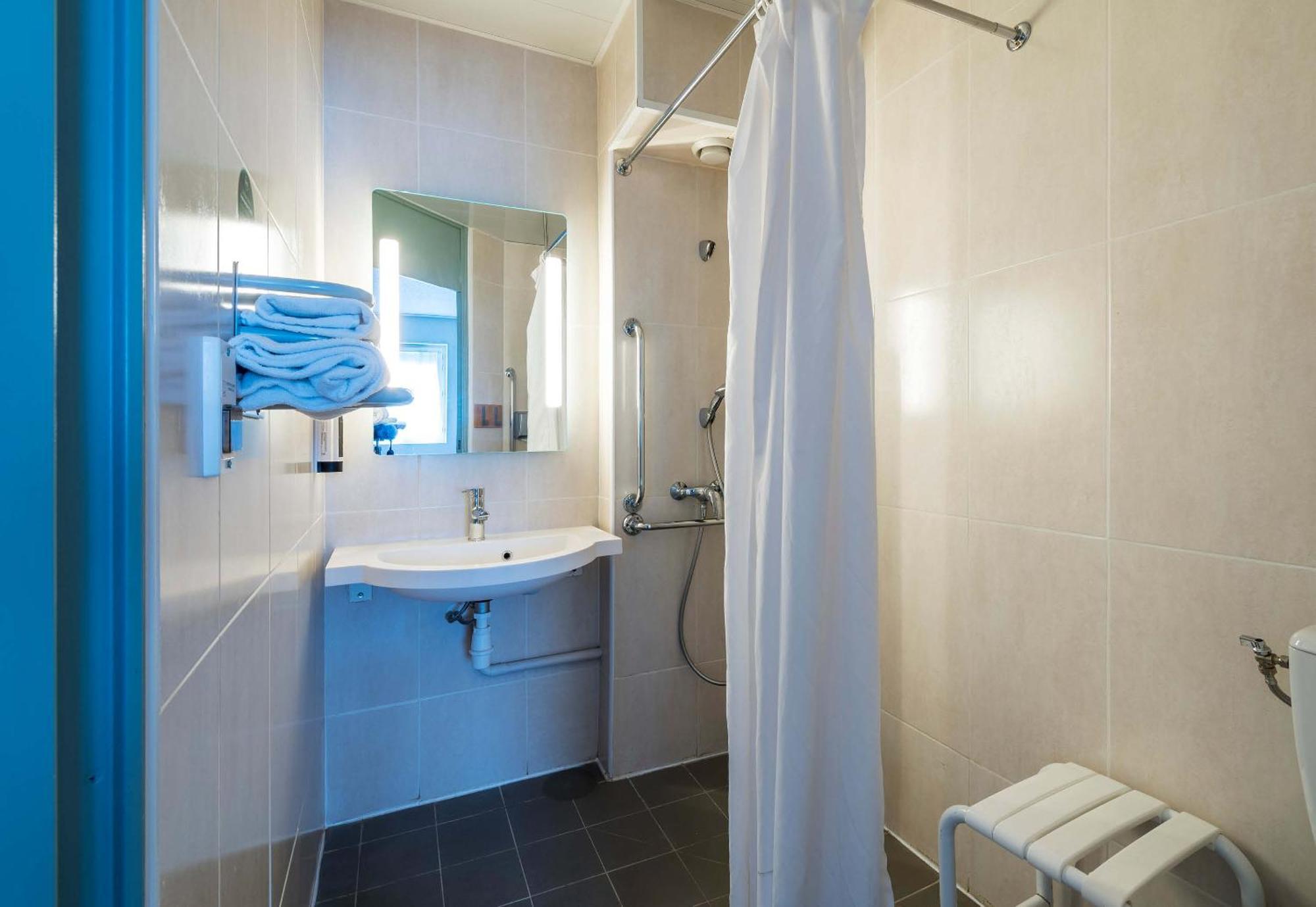 B&B Hotel Angers 2 Universite Beaucouzé Екстериор снимка