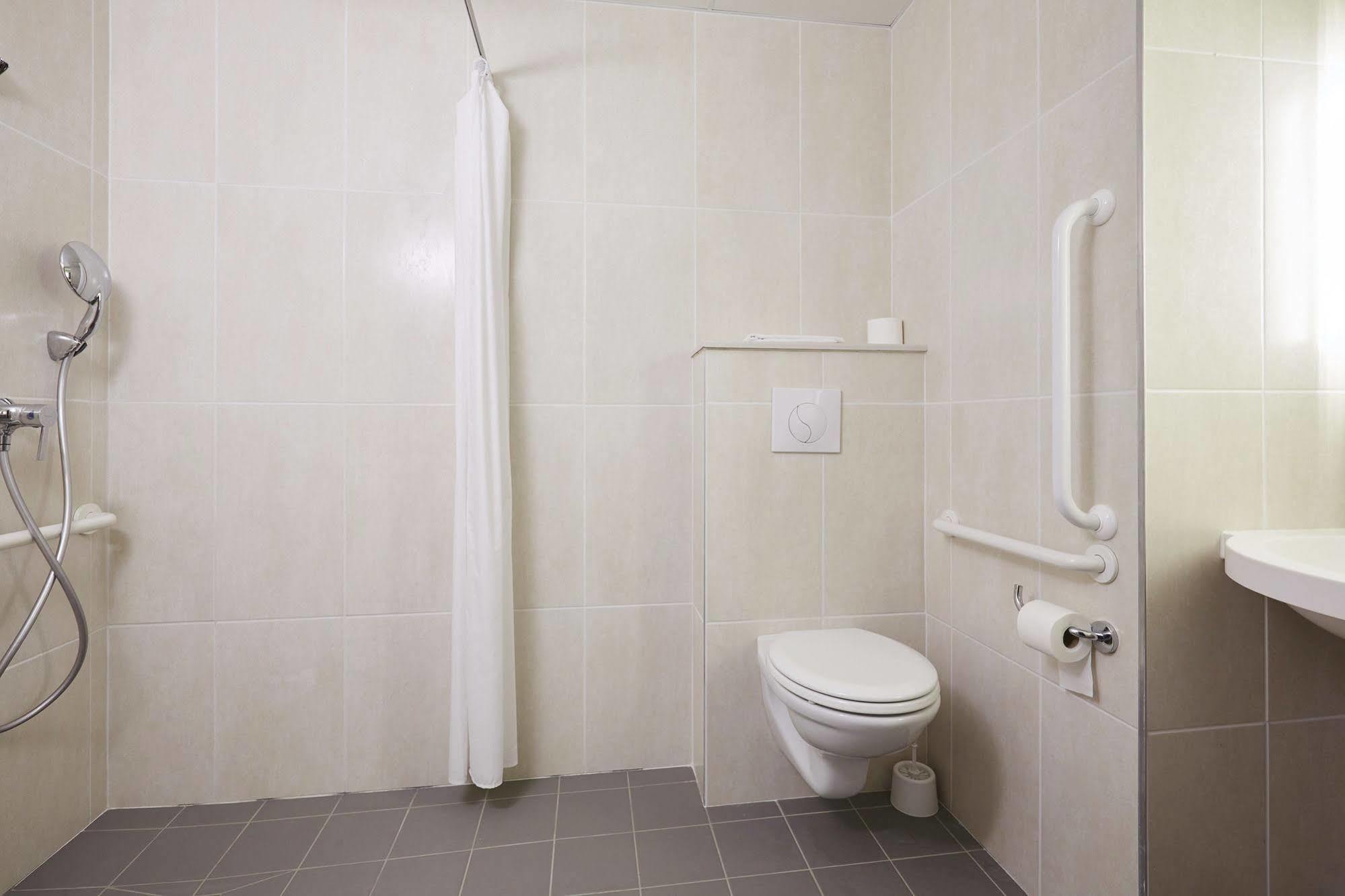 B&B Hotel Angers 2 Universite Beaucouzé Екстериор снимка